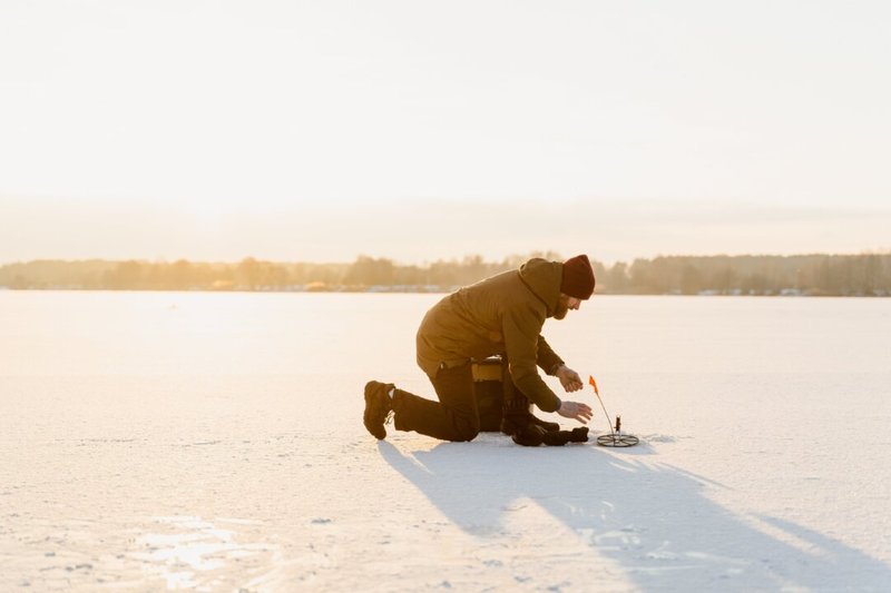 Canada - ice fishing game gambling